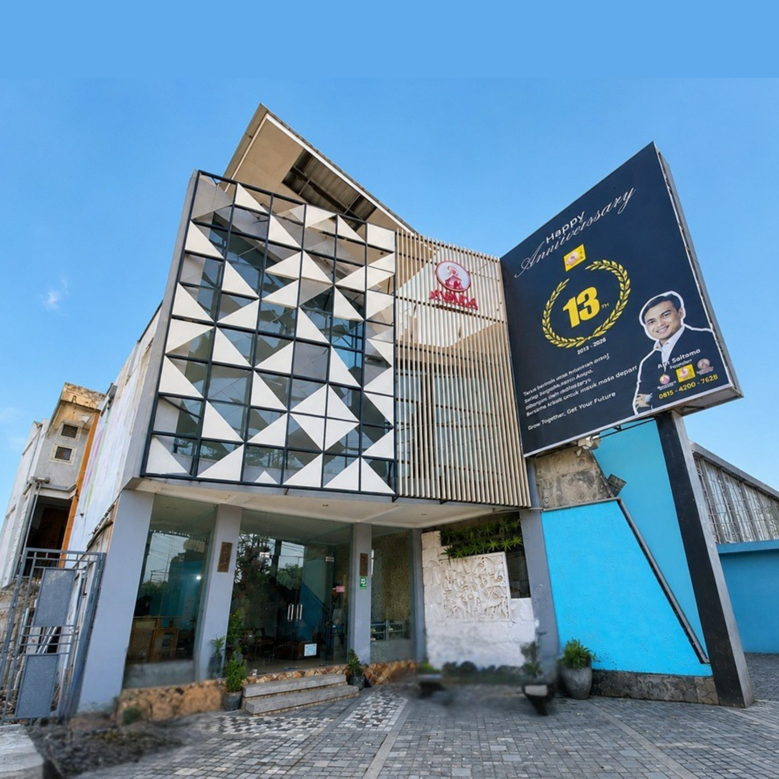 Gedung Ayaka Jossei Center di Magelang